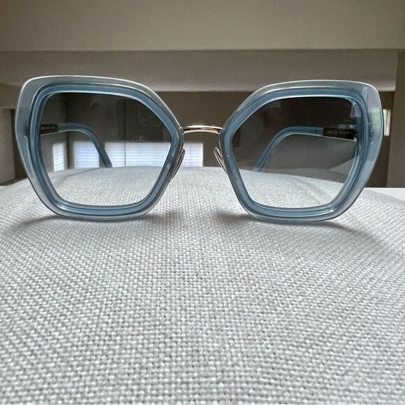 PRADA PR 53YS Gradient Sunglasses in Ceruleo Opal EUC MSRP $489 - Picture 2 of 11